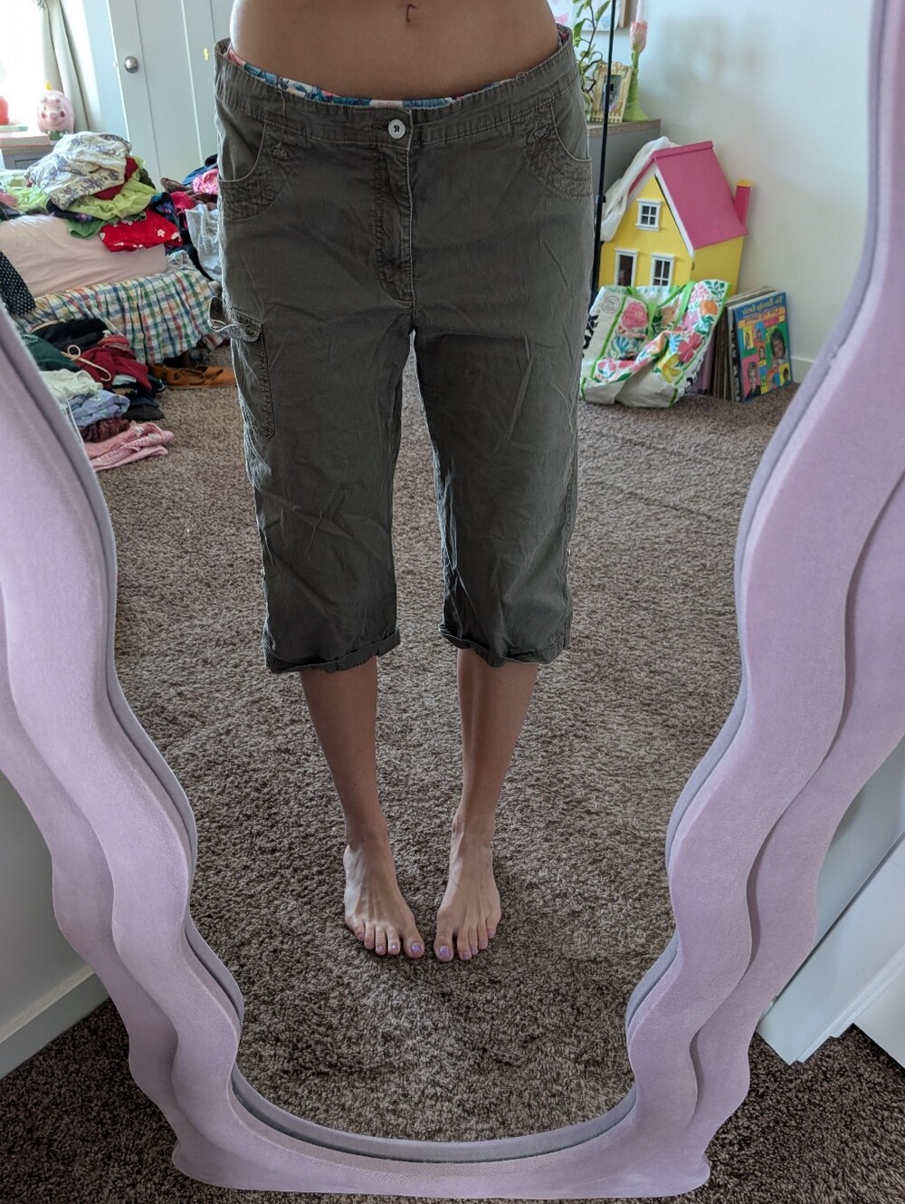 Brown Y2K Mid Rise Women’s Cargo Capris Size Medium